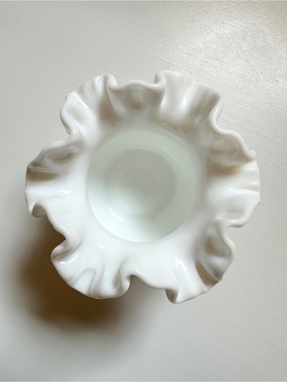 Authentic Vintage MCM Fenton Milk Glass Hobnail Vase - Picture 2 of 3